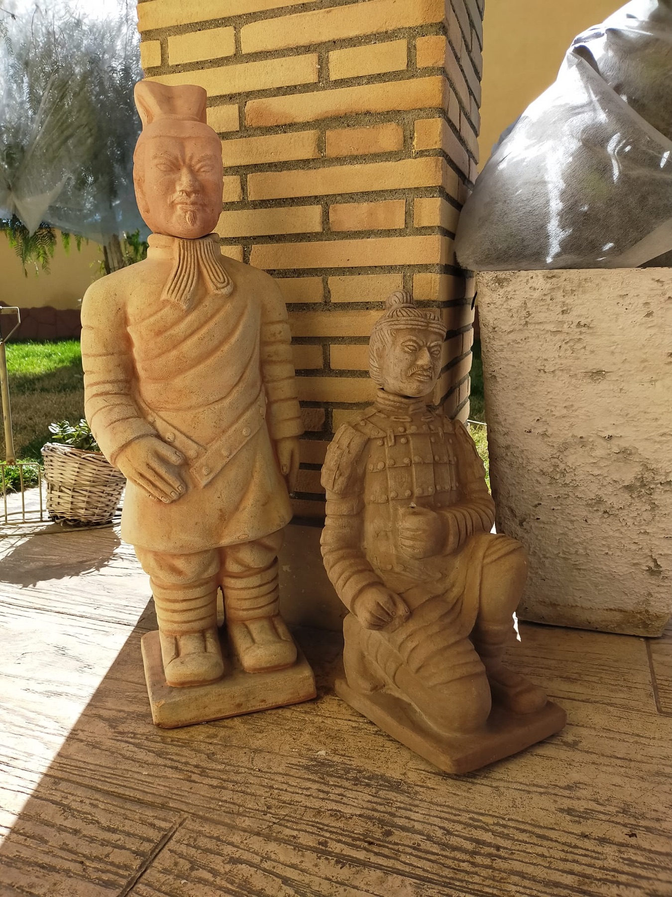 Allestimento con vasi e fioriere Faraone Vasi a Napoli - progetto 22