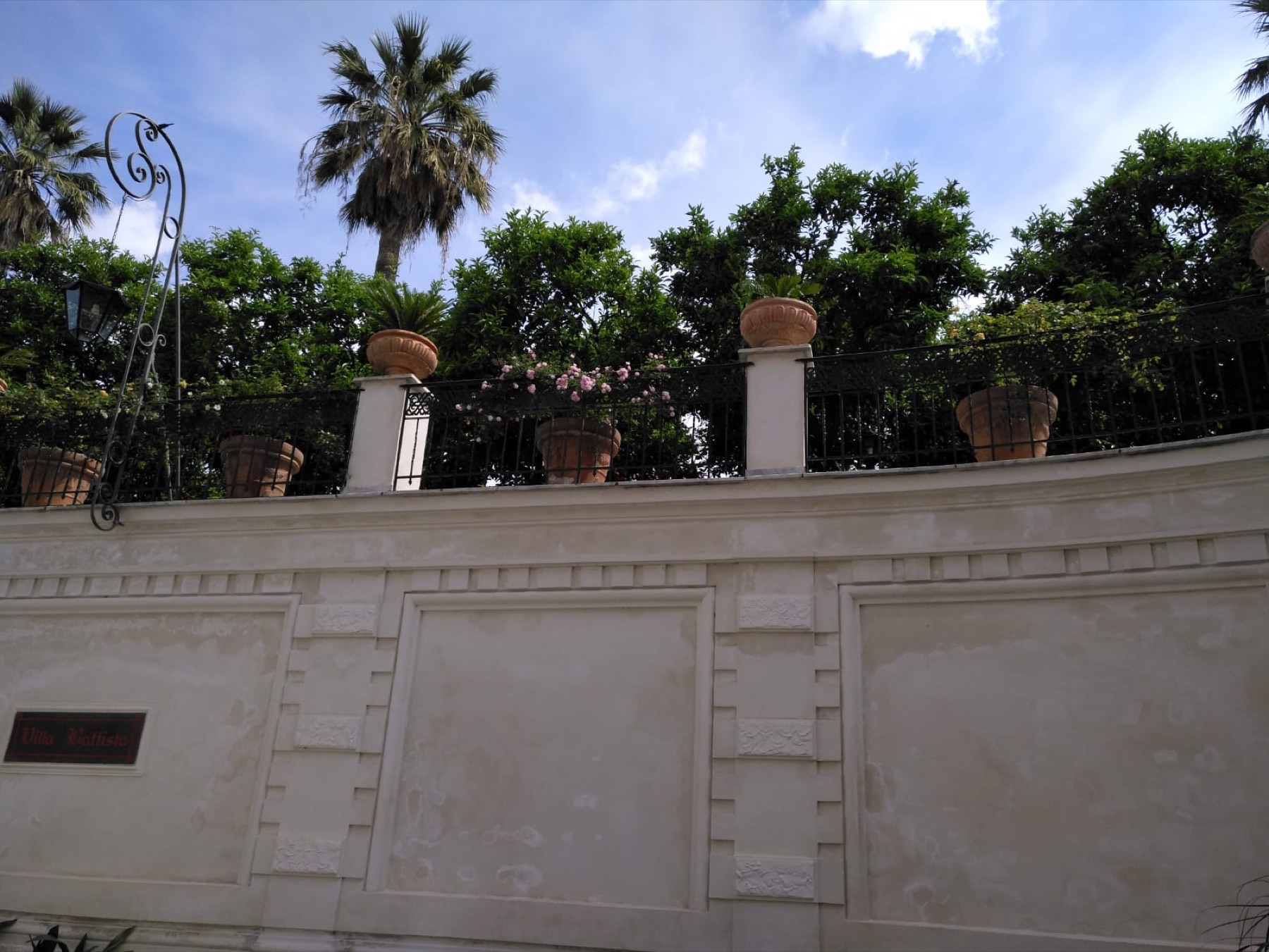 Allestimento con vasi e fioriere Faraone Vasi a Napoli - progetto 28